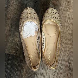 Cute Gold flats